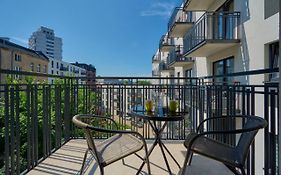 City Center Mirrors Apartment With Parking By Noclegi Renters